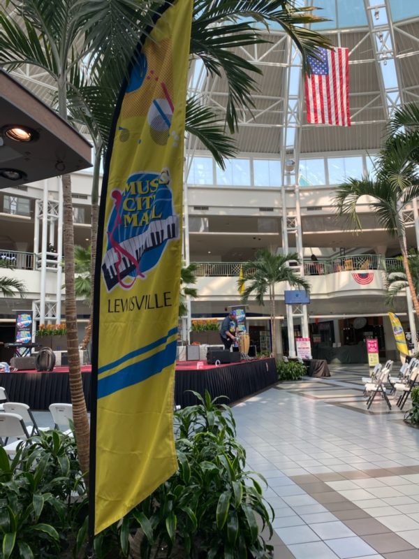 Outdoor Feather Flags