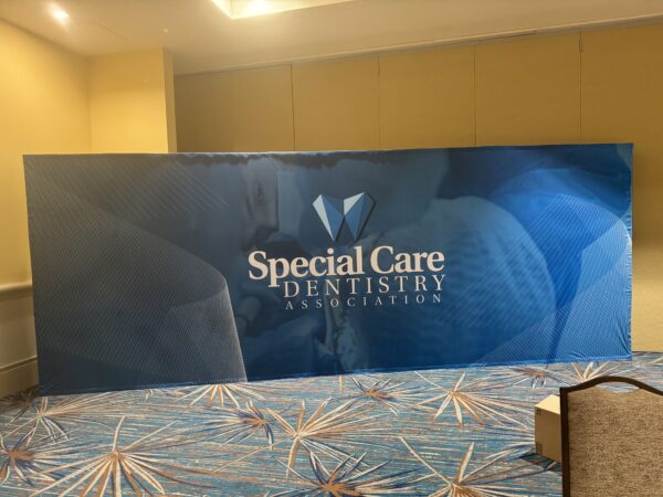 Straight Pop Up Display